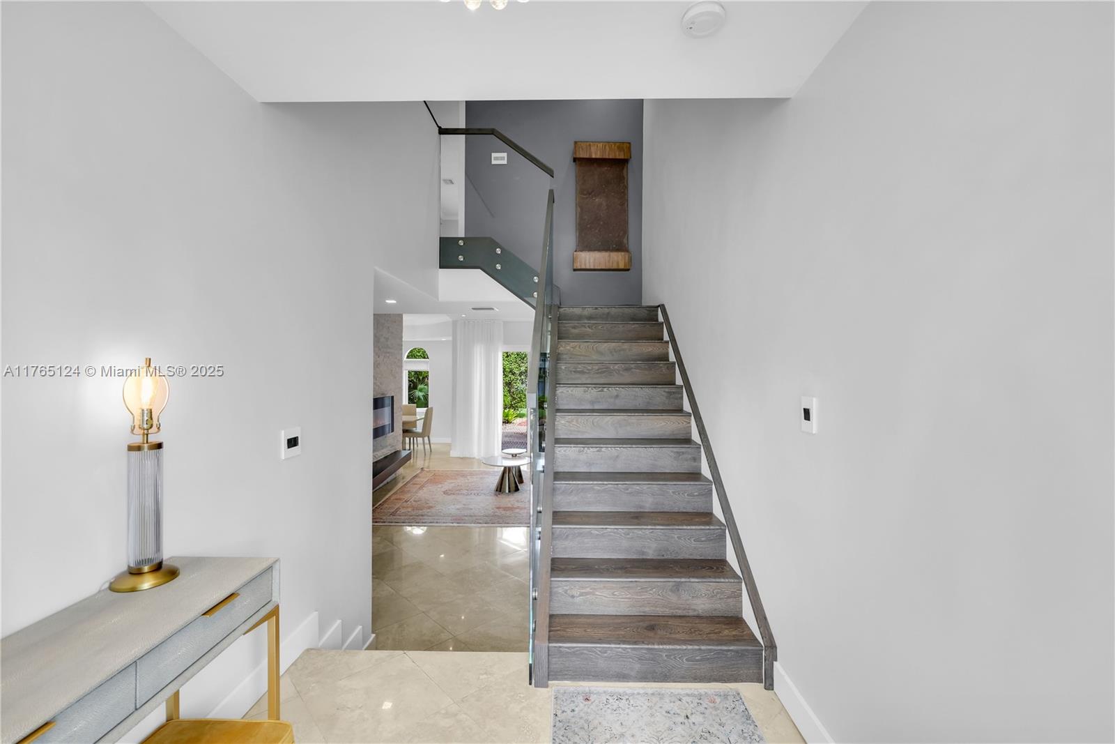 3015 Ne 208th St Property Photo 4