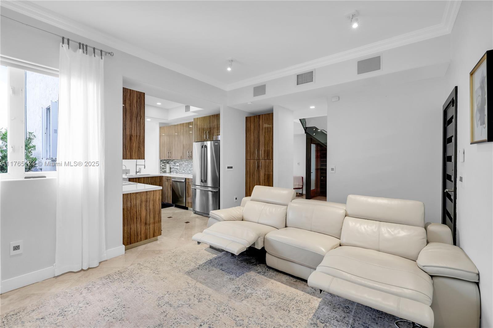 3015 Ne 208th St Property Photo 20