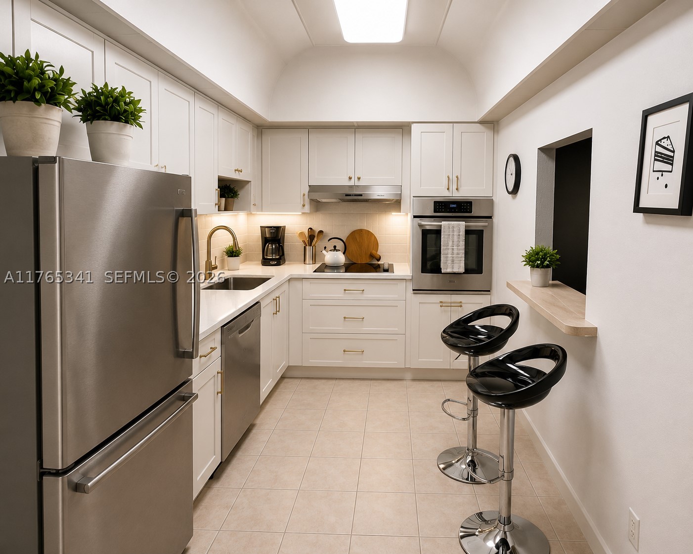 19390 Collins Ave 312 Property Photo 7