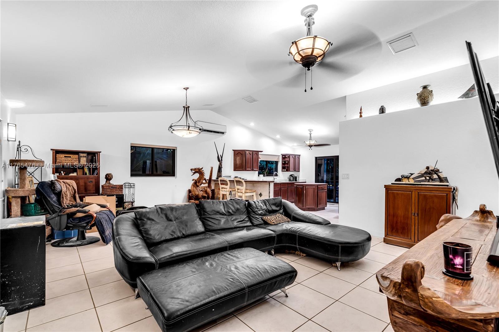 9 Bass Ave Property Photo 4