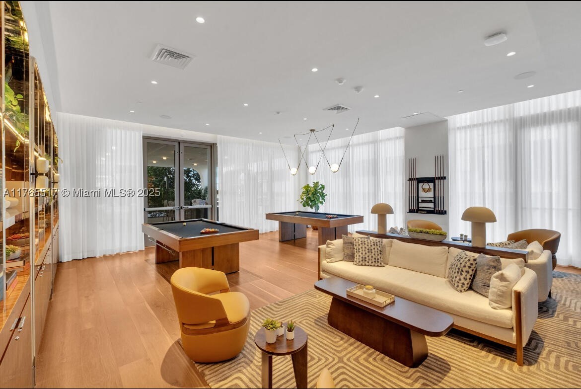 2678 Tigertail 1009 Property Photo 14