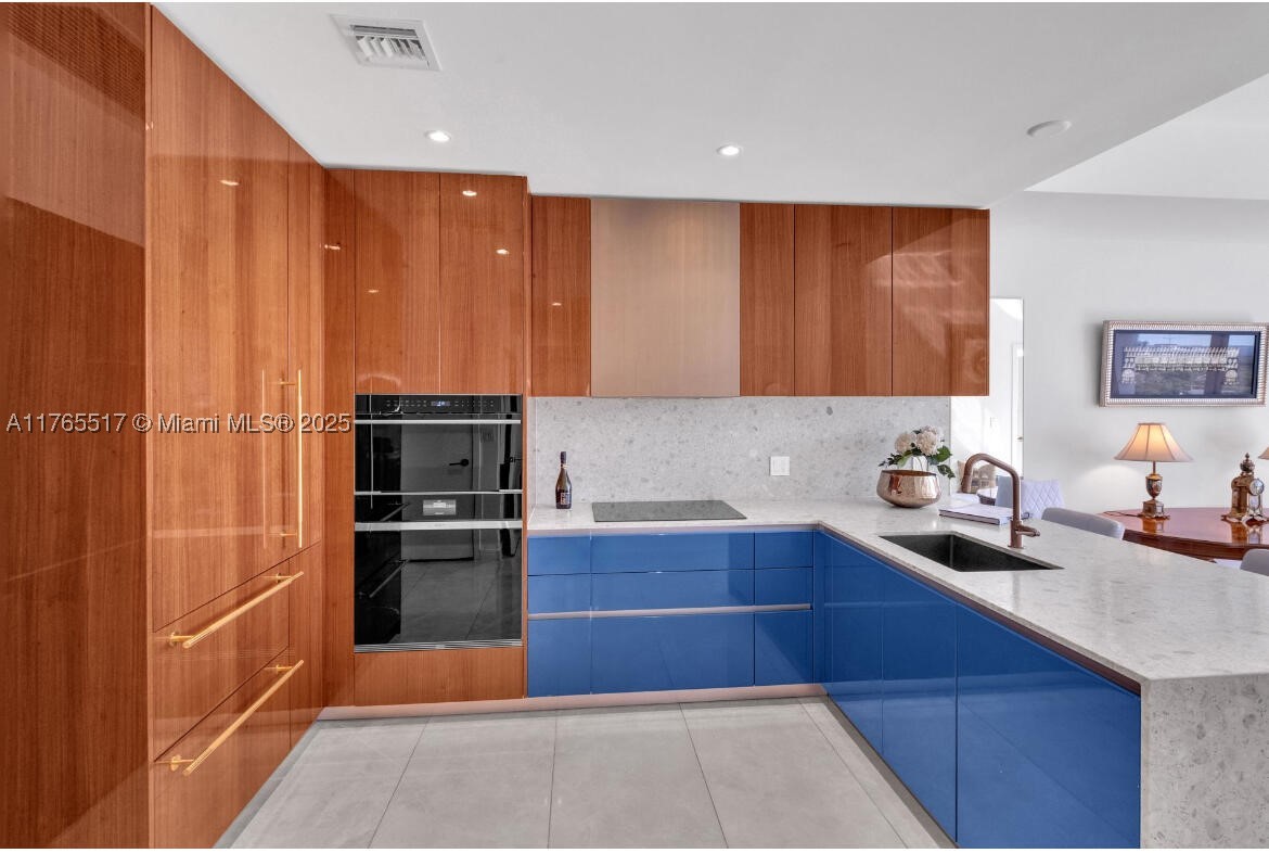 2678 Tigertail 1009 Property Photo 16