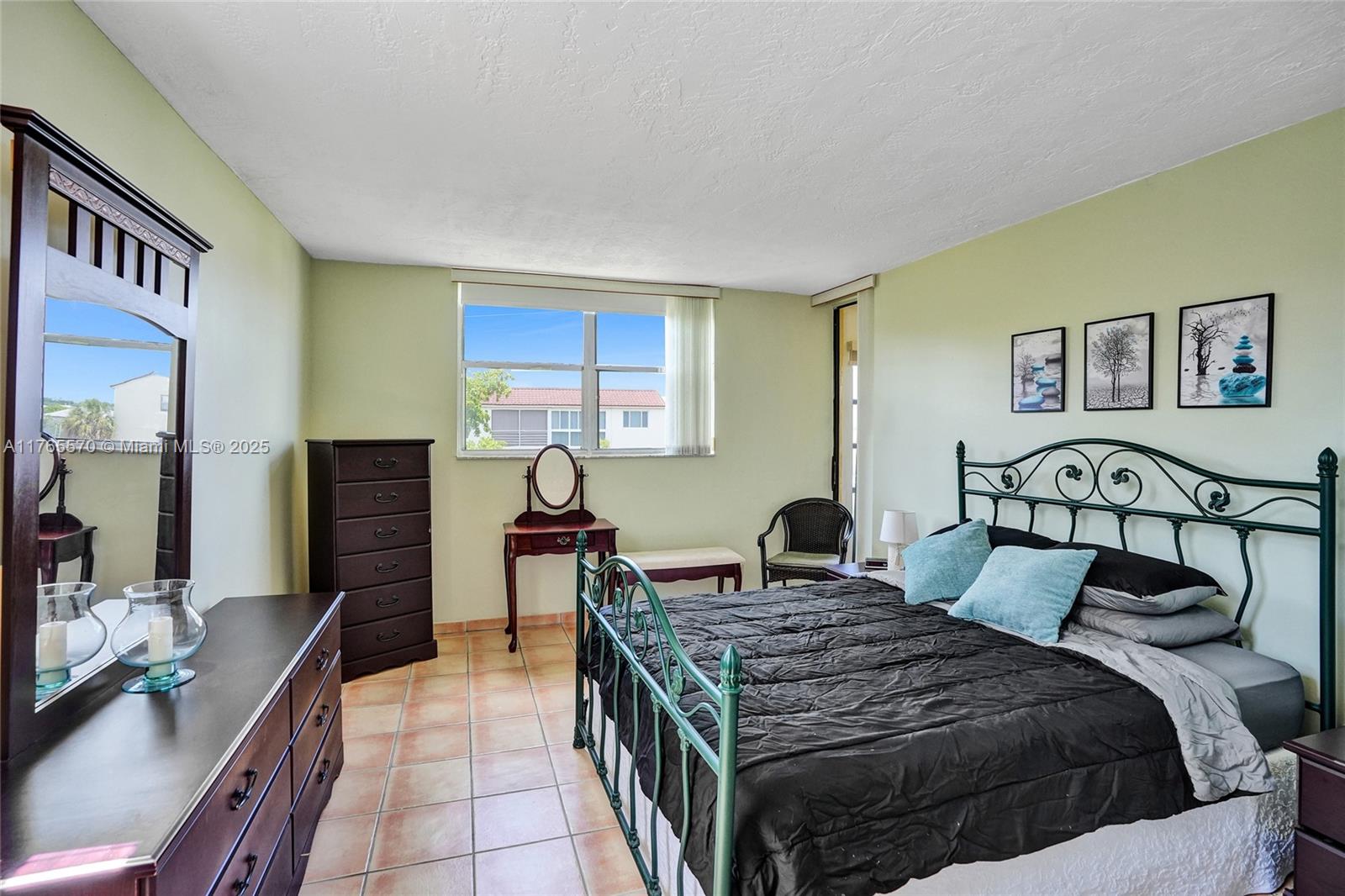 2811 Somerset Dr 405 Property Photo 18