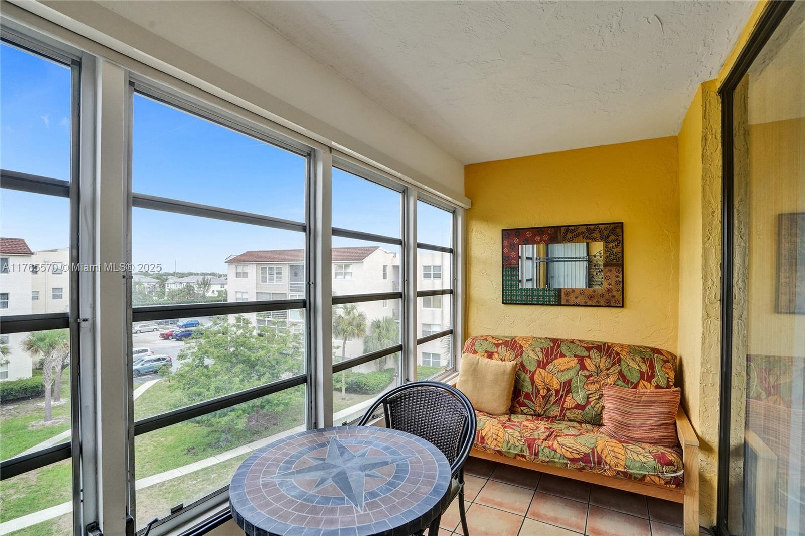 2811 Somerset Dr 405 Property Photo 23