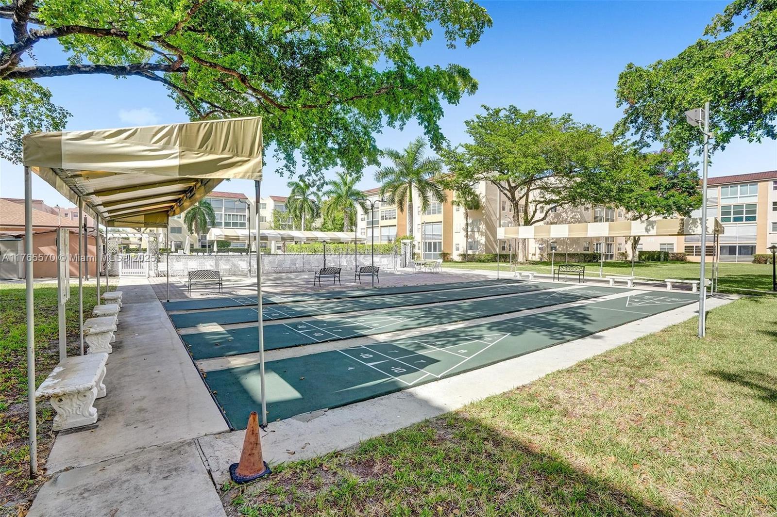 2811 Somerset Dr 405 Property Photo 32