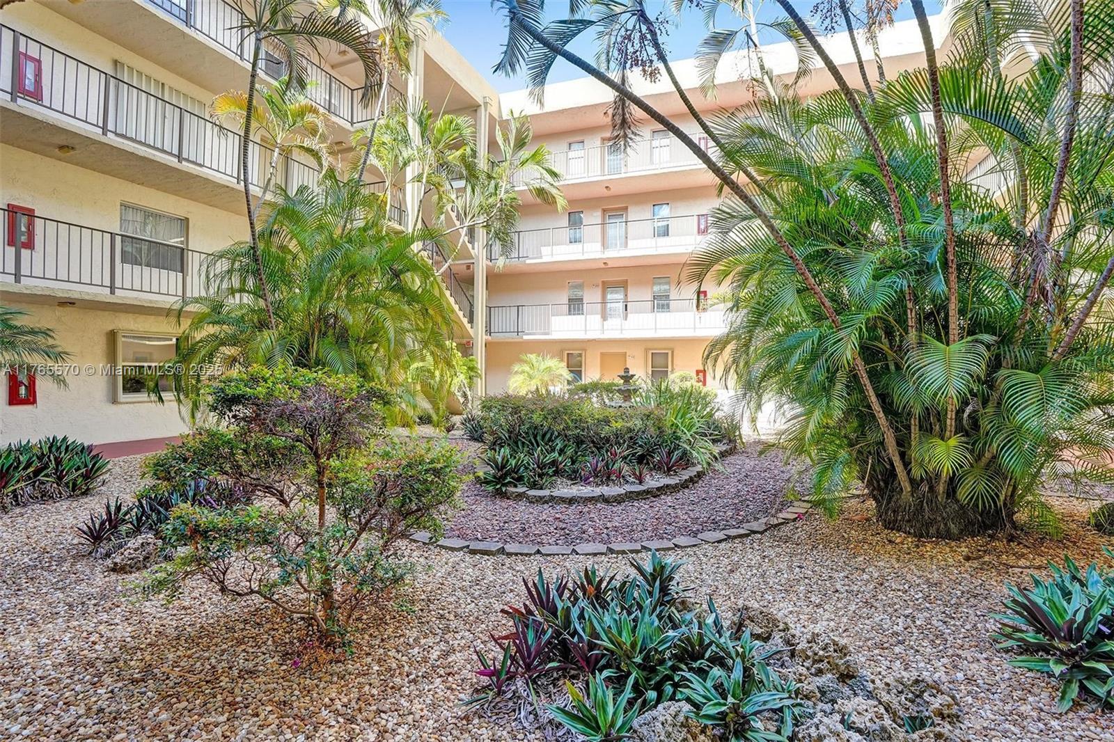 2811 Somerset Dr 405 Property Photo 39