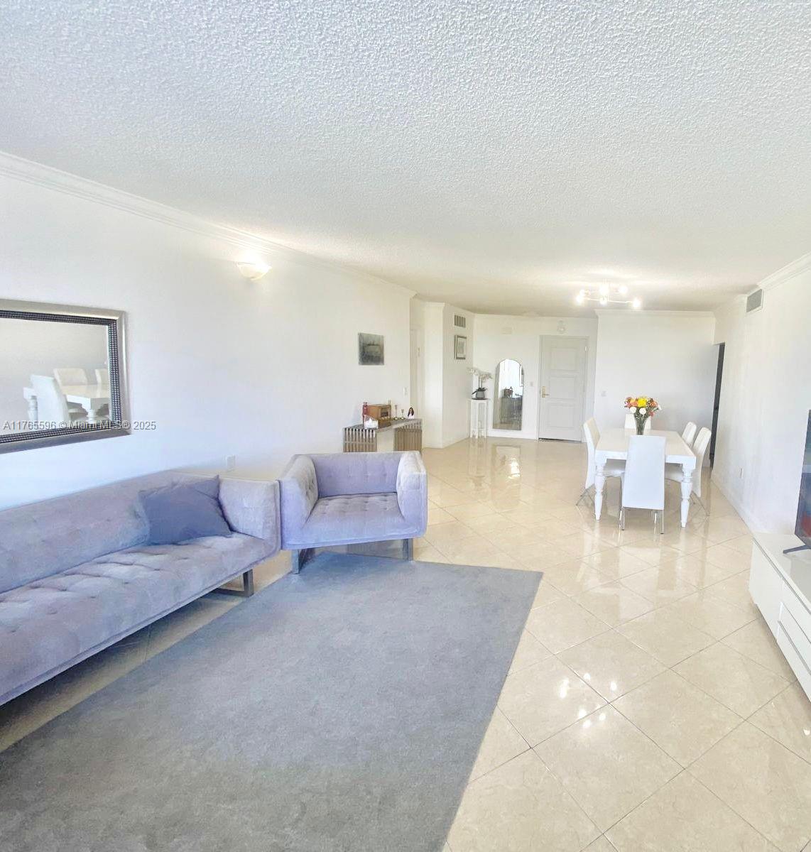 9801 Collins Ave 8m Property Photo 4