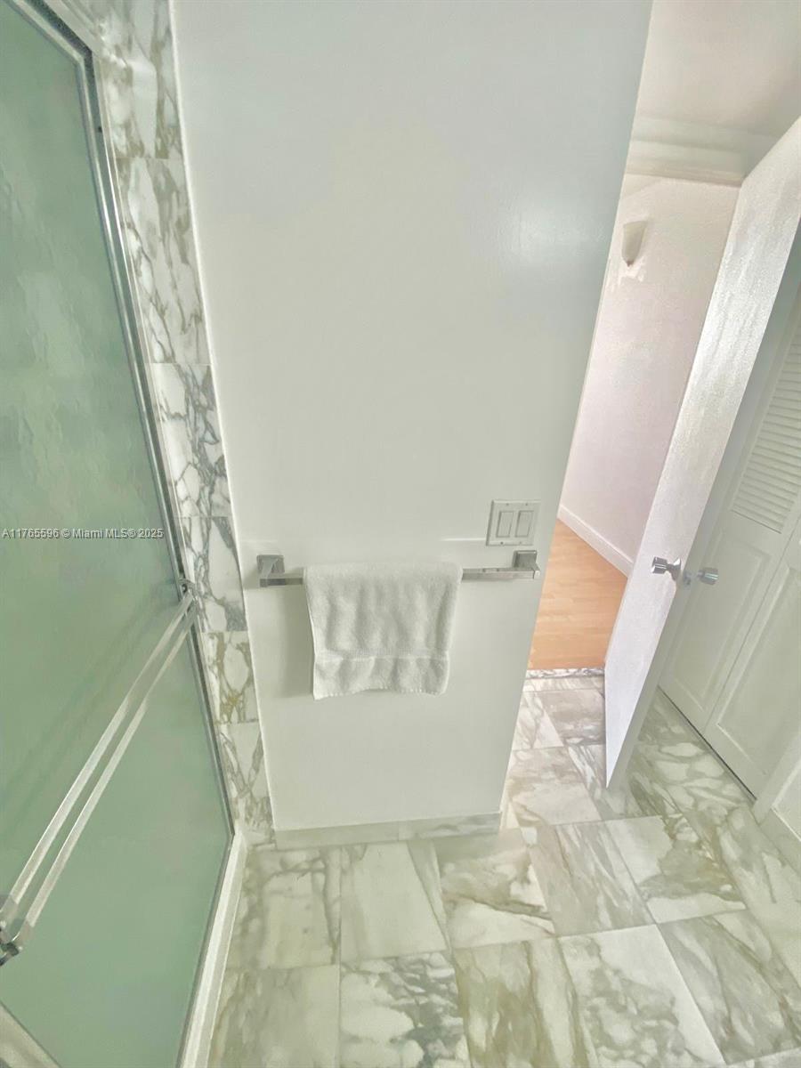 9801 Collins Ave 8m Property Photo 11