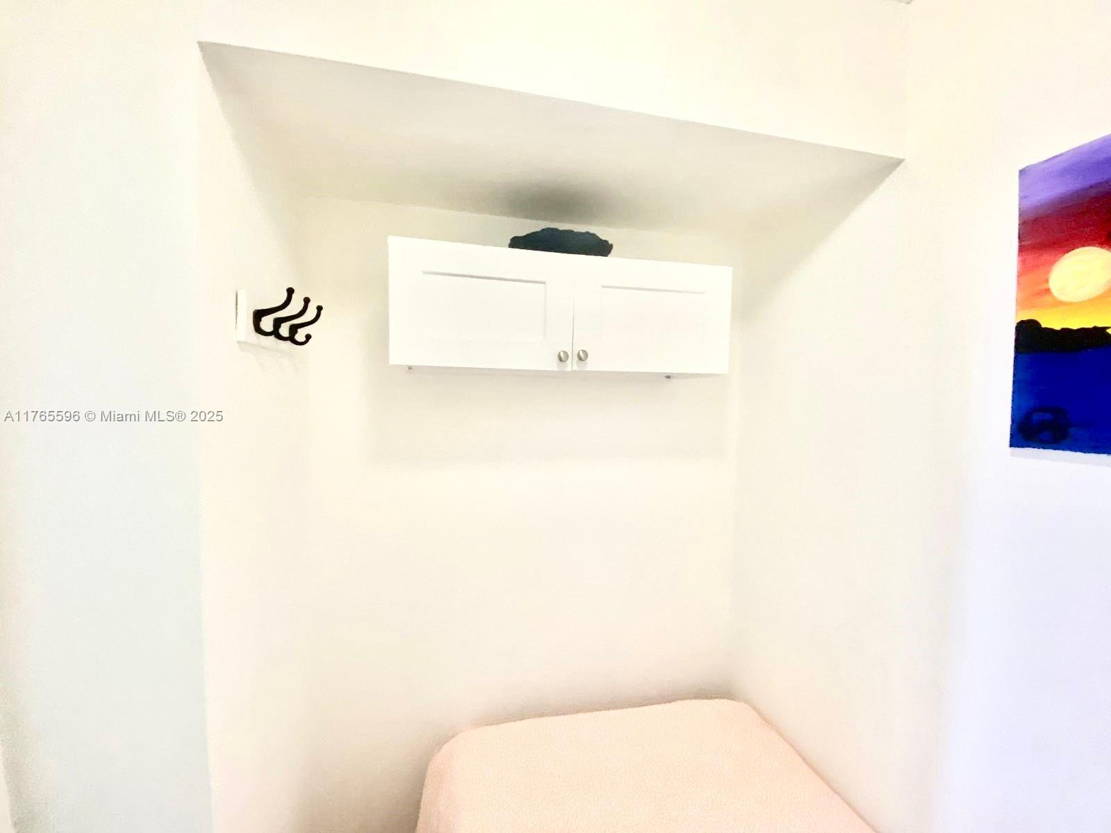 9801 Collins Ave 8m Property Photo 21