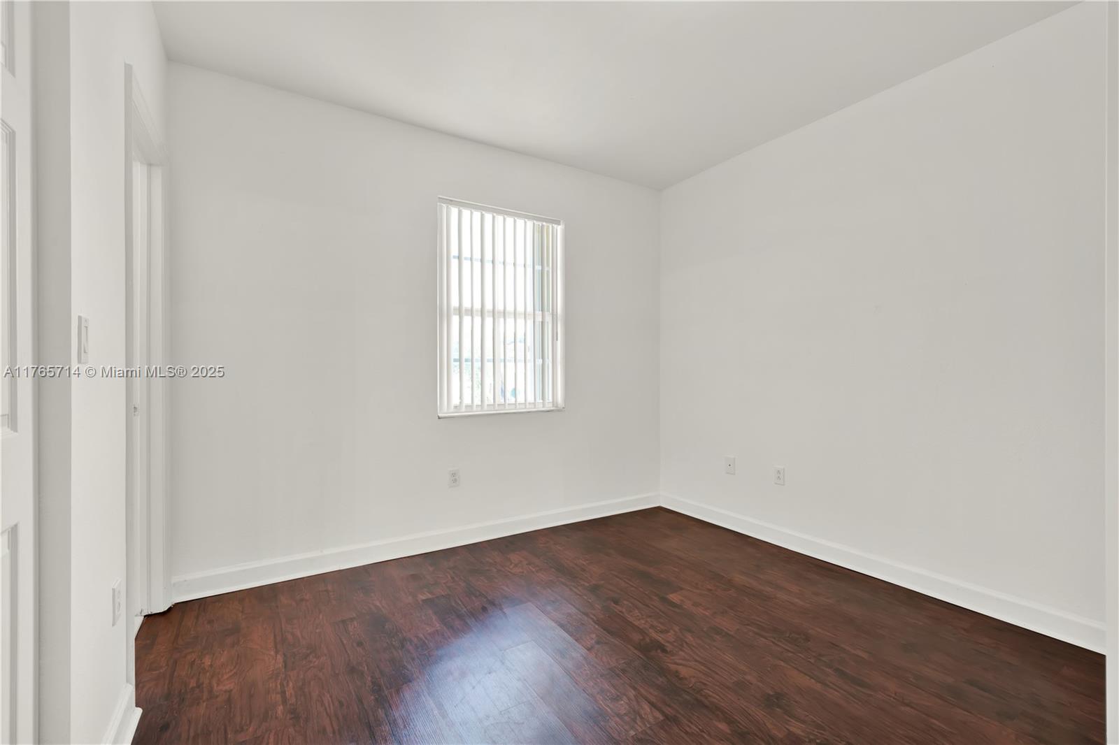 1570 Ne 33rd Rd 105-11 Property Photo 17