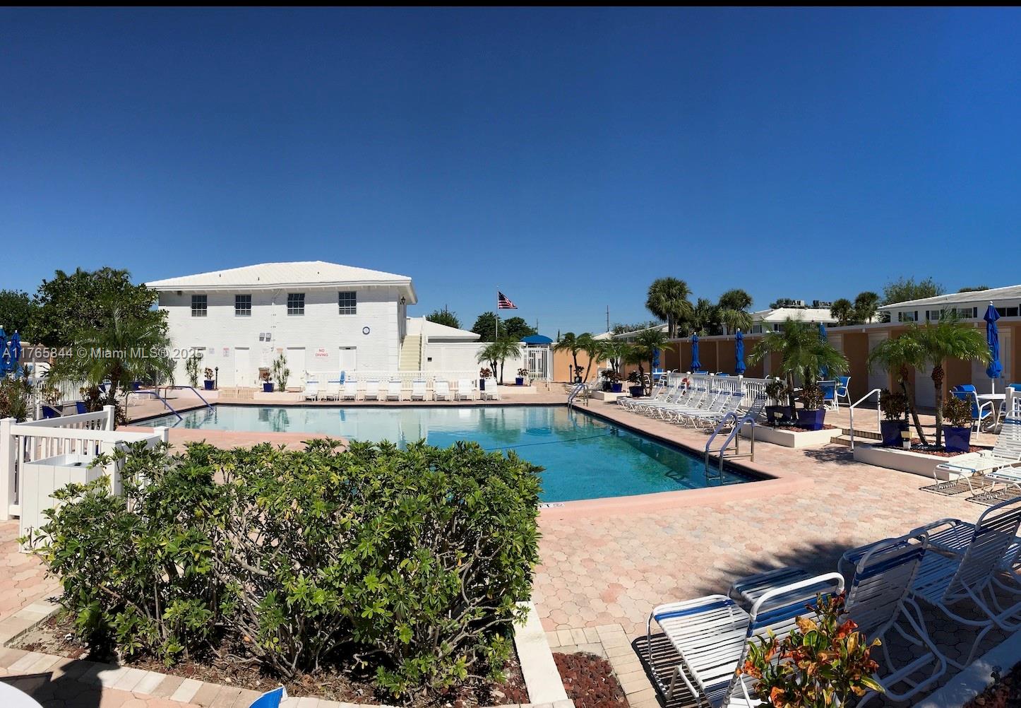 2201 Ne 66th St 1301 Property Photo 1