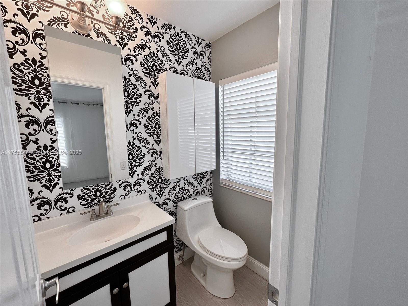 2201 Ne 66th St 1301 Property Photo 13