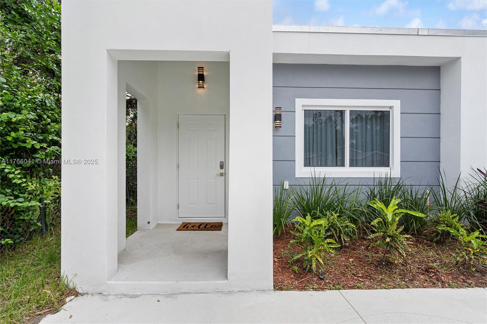 1212 Nw 6th Ct Property Photo 3