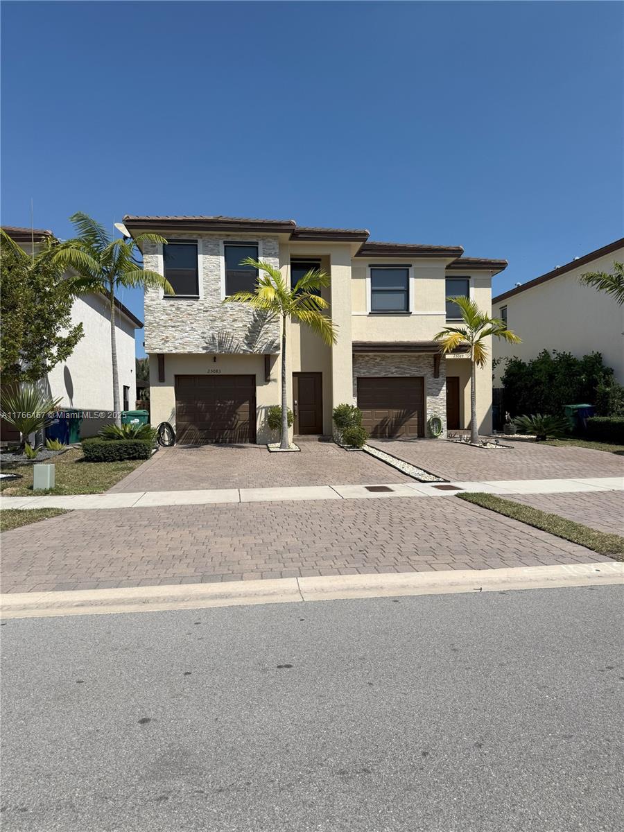 25083 SW 108th Ave 25083 Property Photo 1