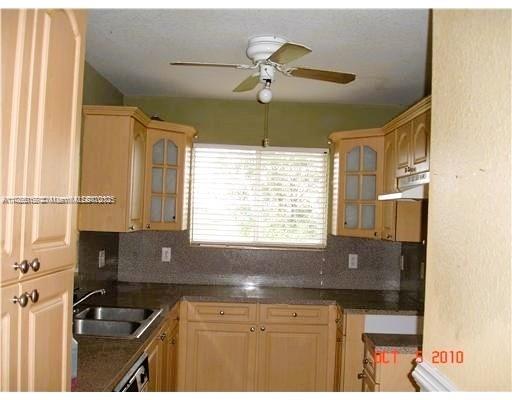 326 Nw 8th Ave Property Photo 7