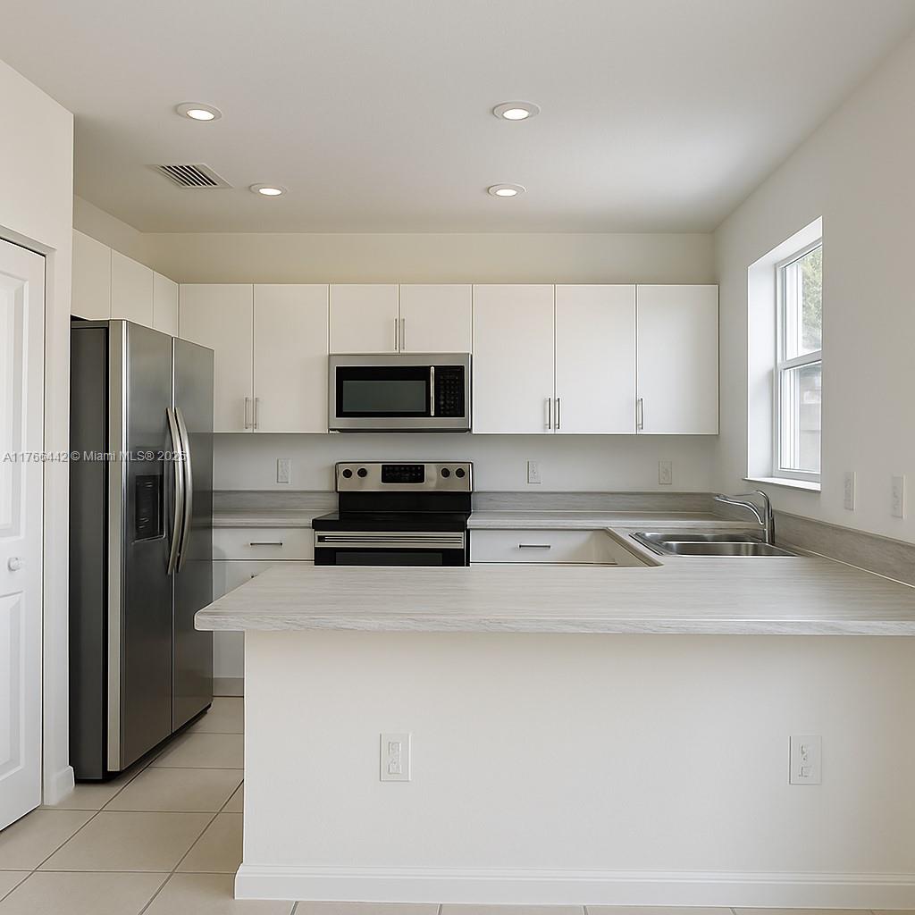 2737 Se 17th St Property Photo 5