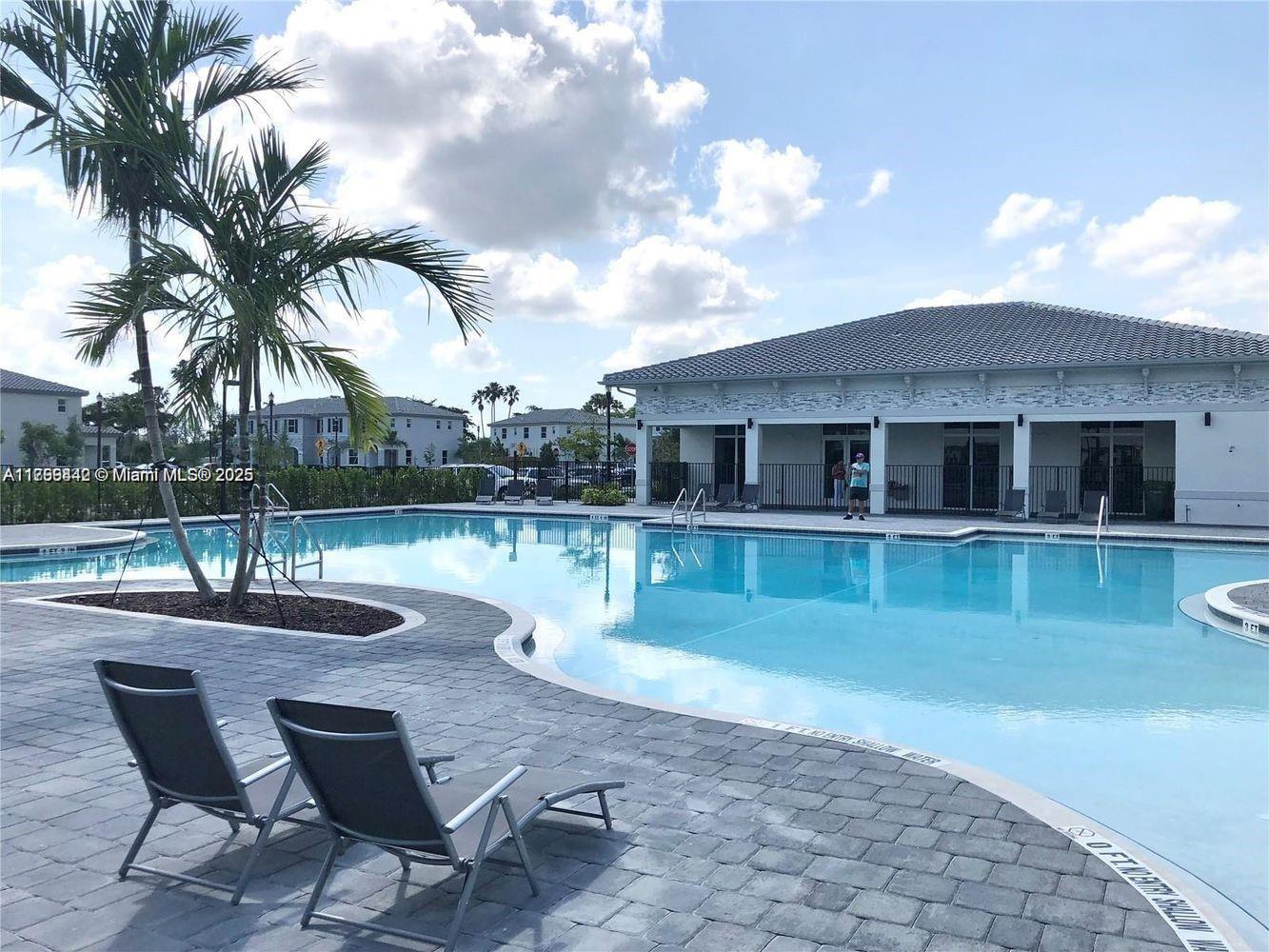 2737 Se 17th St Property Photo 21