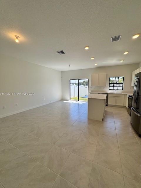 679 Nw 6th Ter Property Photo 3