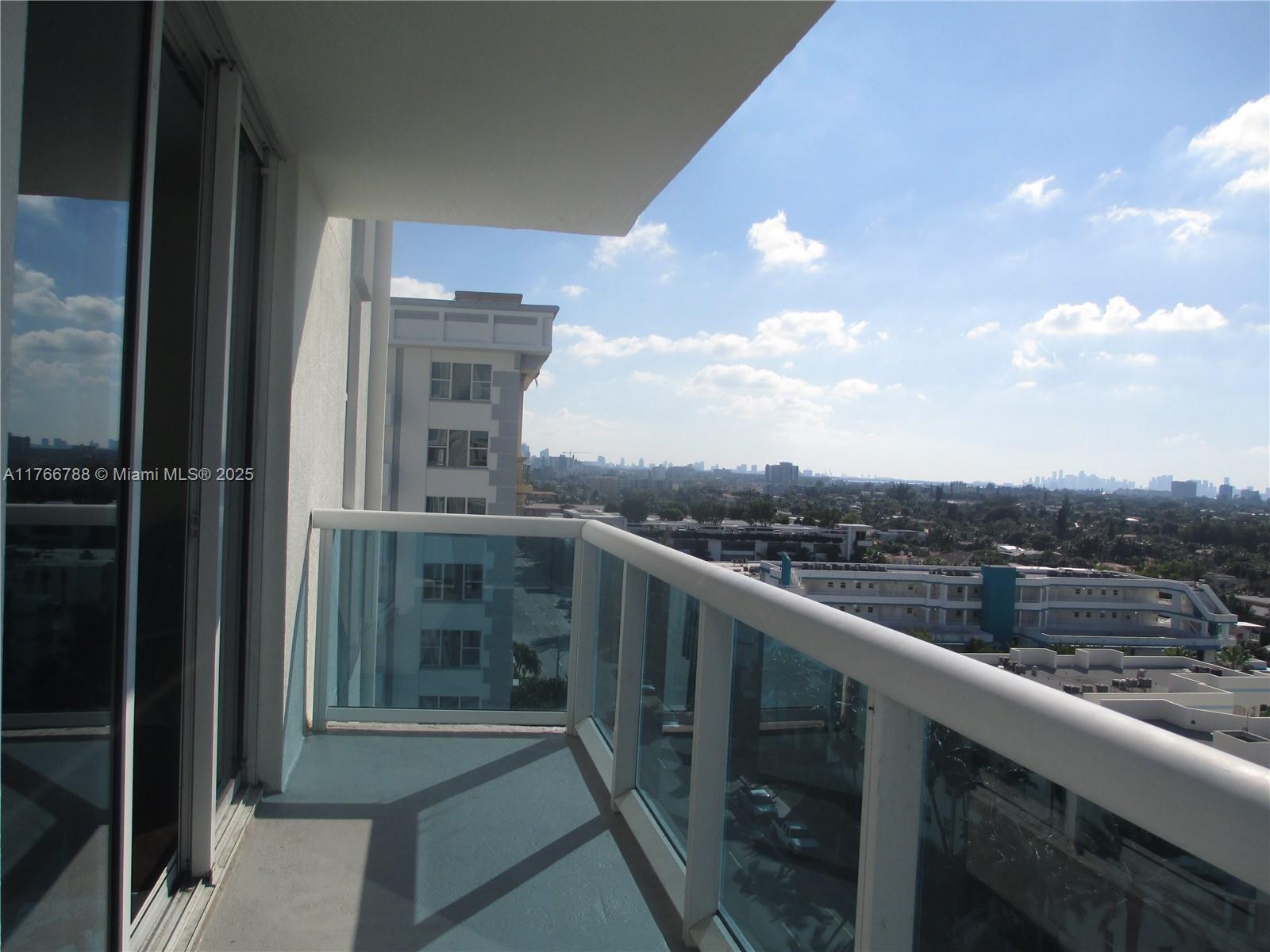 9201 Collins Ave 1021 Property Photo 3