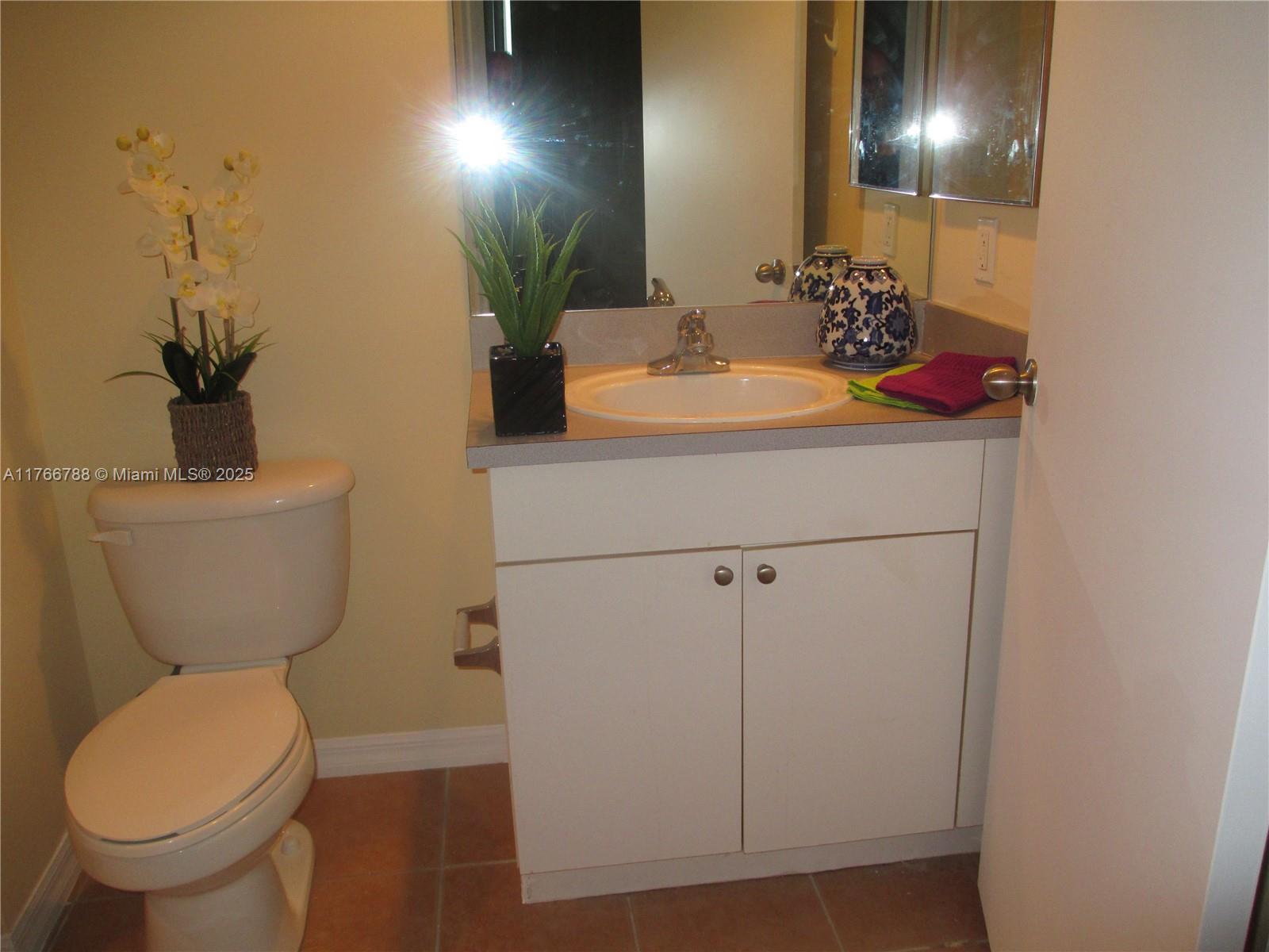 9201 Collins Ave 1021 Property Photo 9