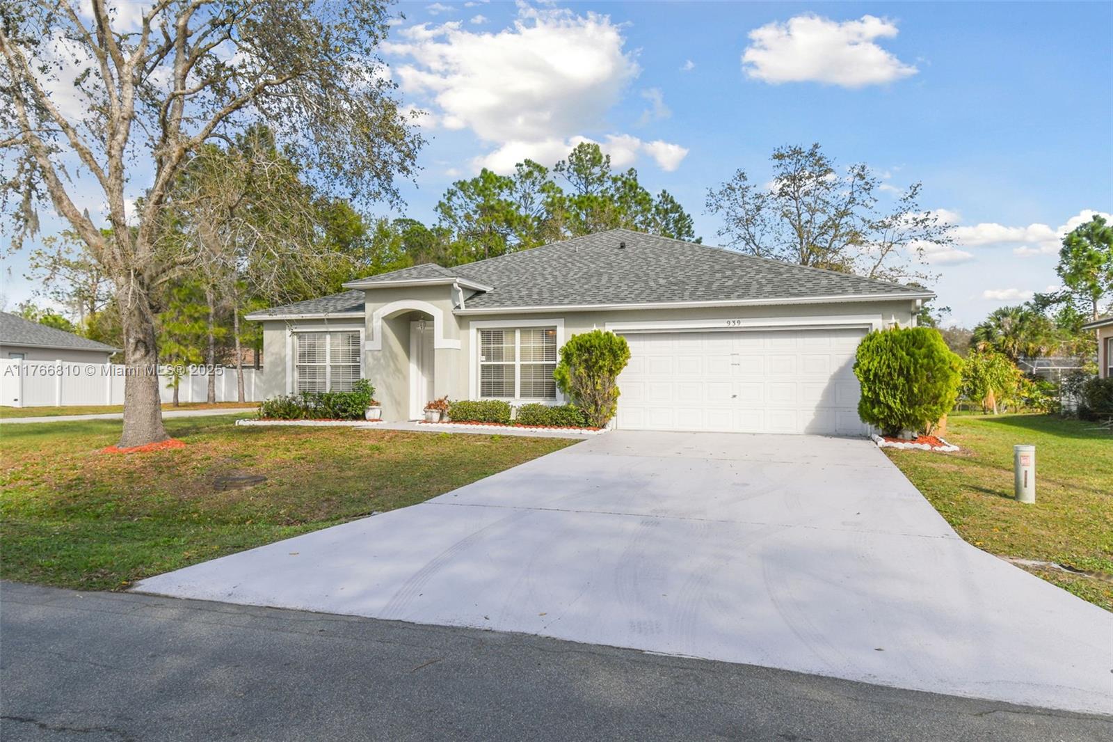 939 Van Loon Ct Property Photo