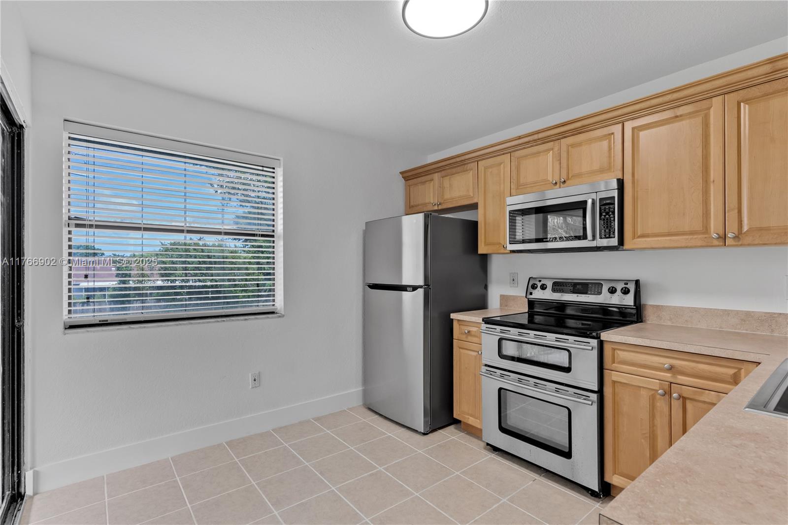 1301 S Franklin Ave 1301l Property Photo 6