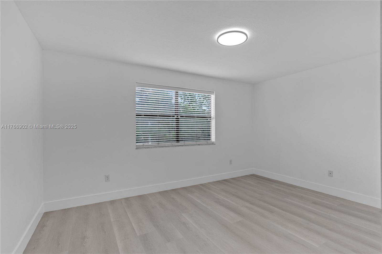 1301 S Franklin Ave 1301l Property Photo 8