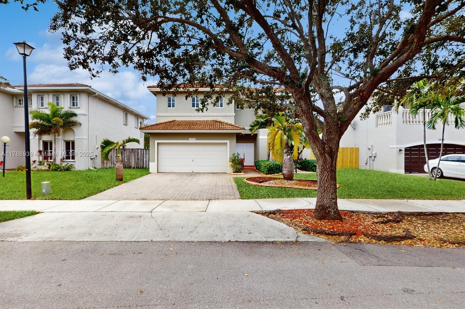 14214 Sw 129th Path Property Photo