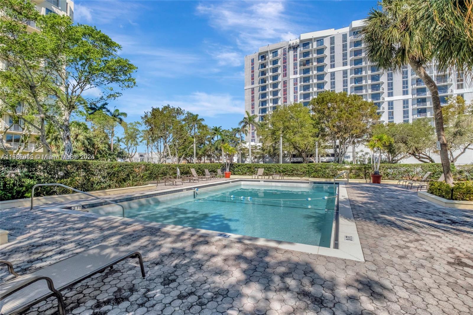 11111 Biscayne Blvd 8F Property Photo 1