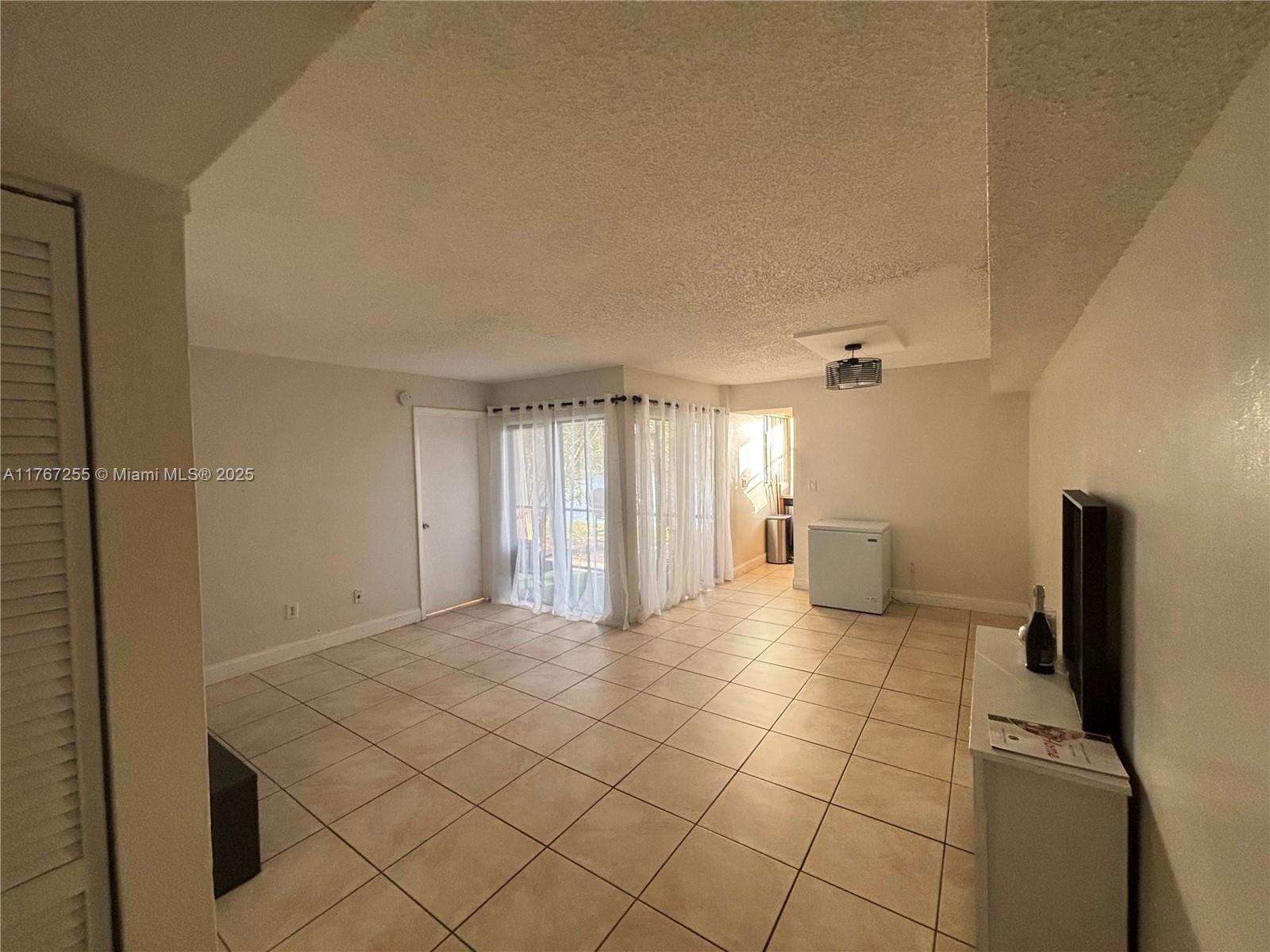 1280 S Franklin Ave J Property Photo 4
