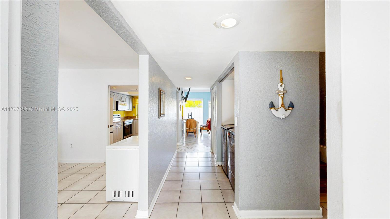1451 Loon Ct Property Photo 7
