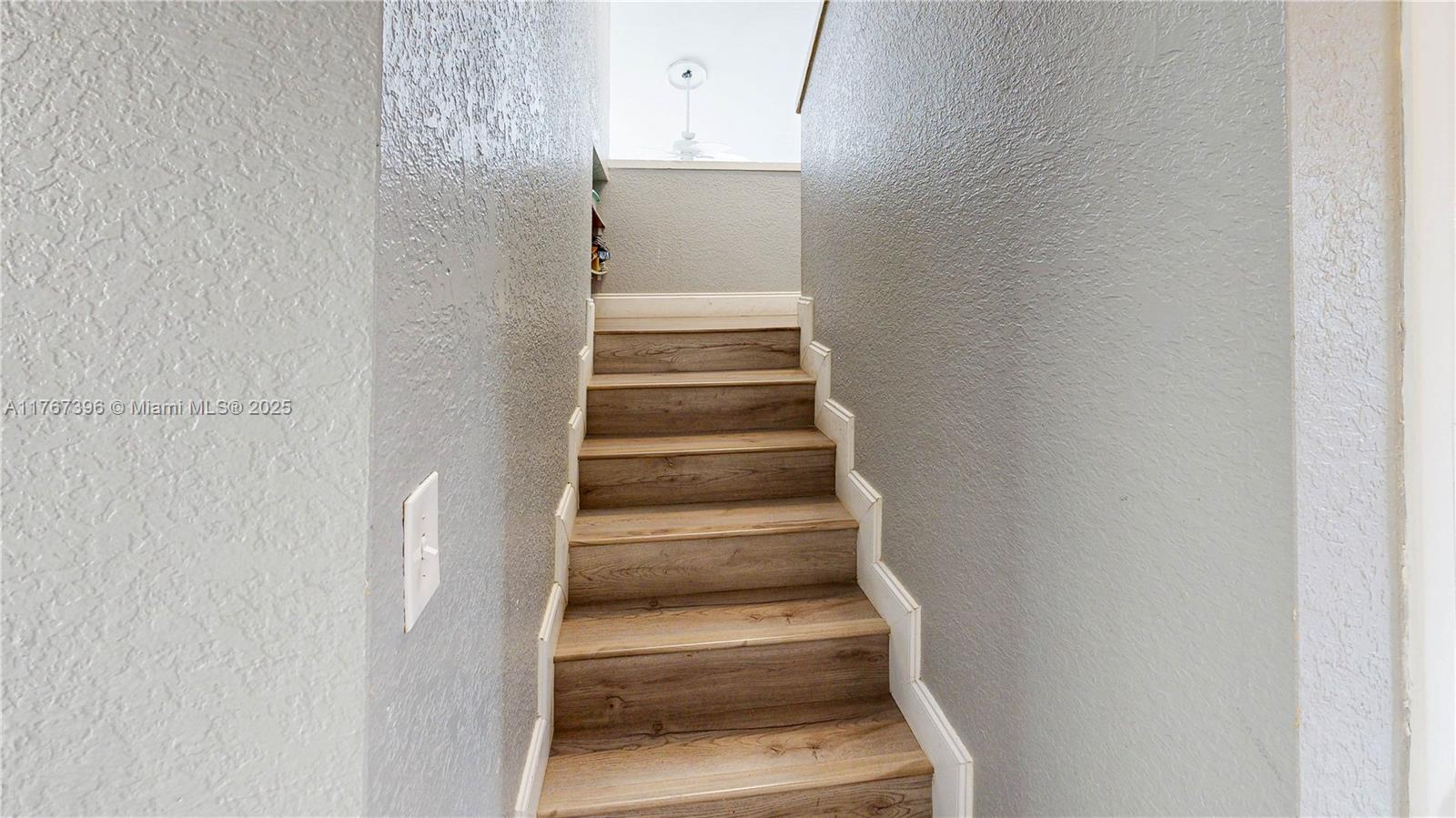 1451 Loon Ct Property Photo 30