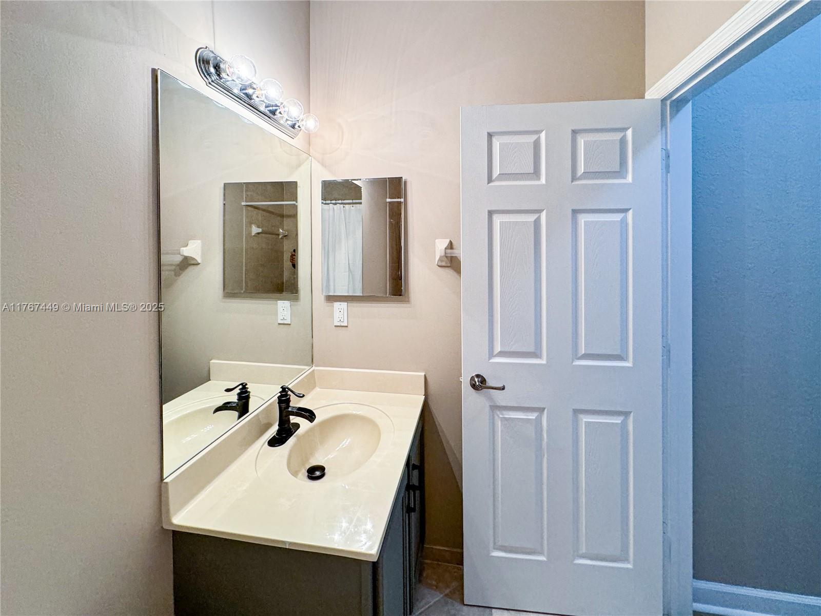 3740 Ne 3rd Ct Property Photo 25