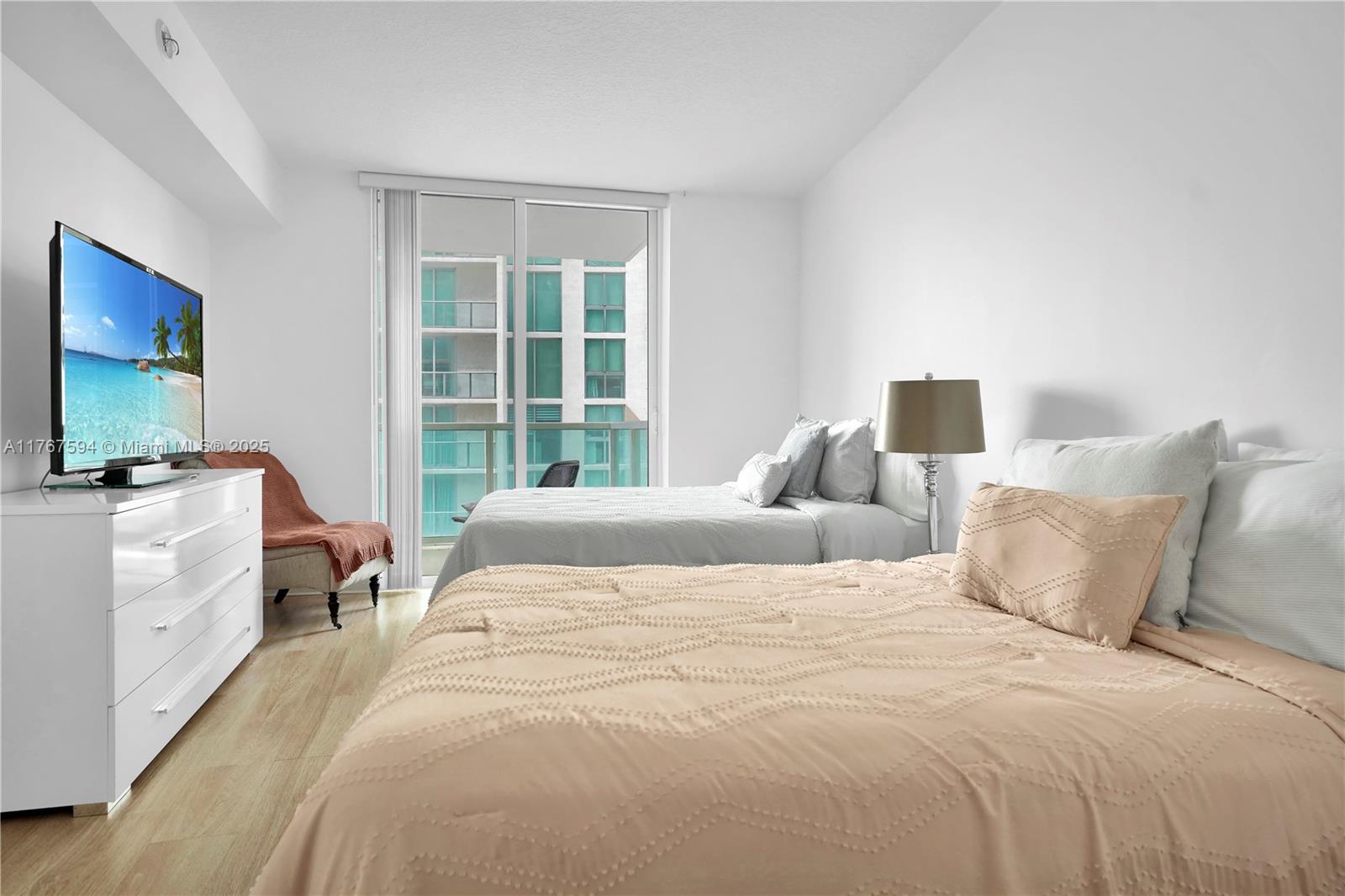 250 Sunny Isles Blvd 3-904 Property Photo 18