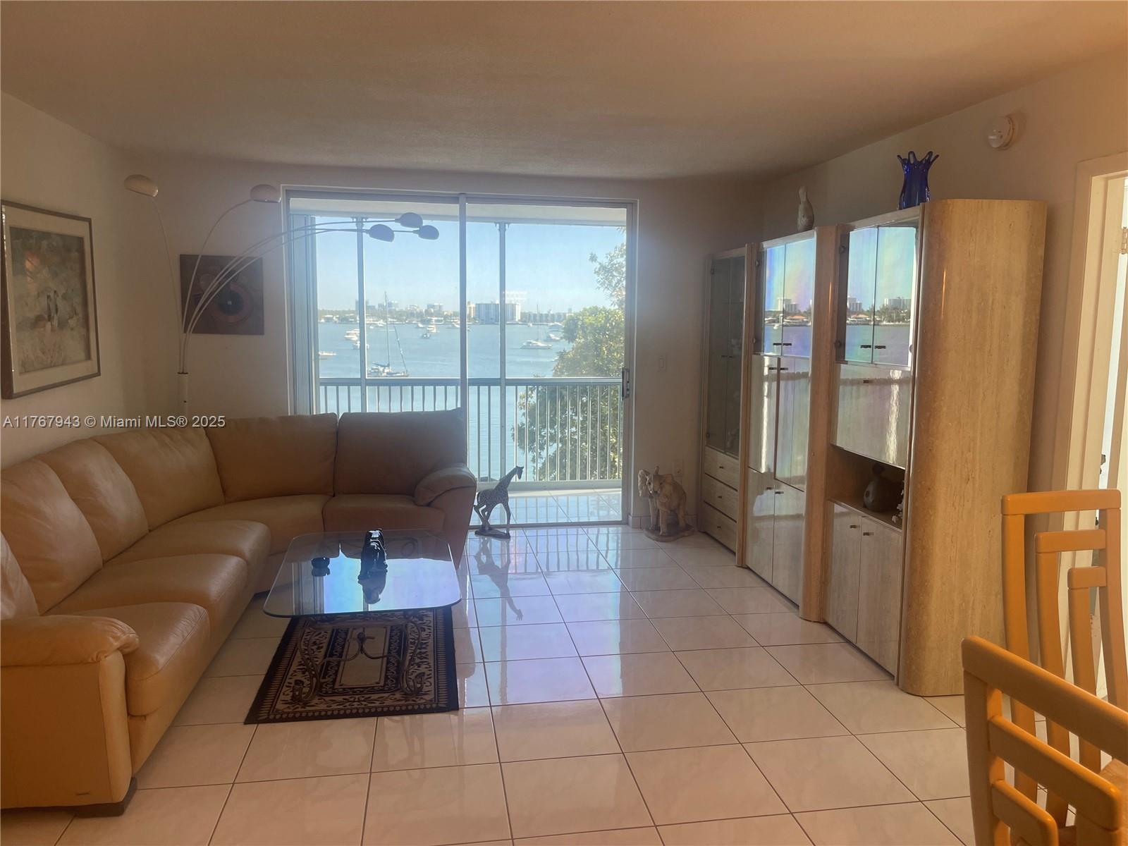 2910 Point East Dr M414 Property Photo 8