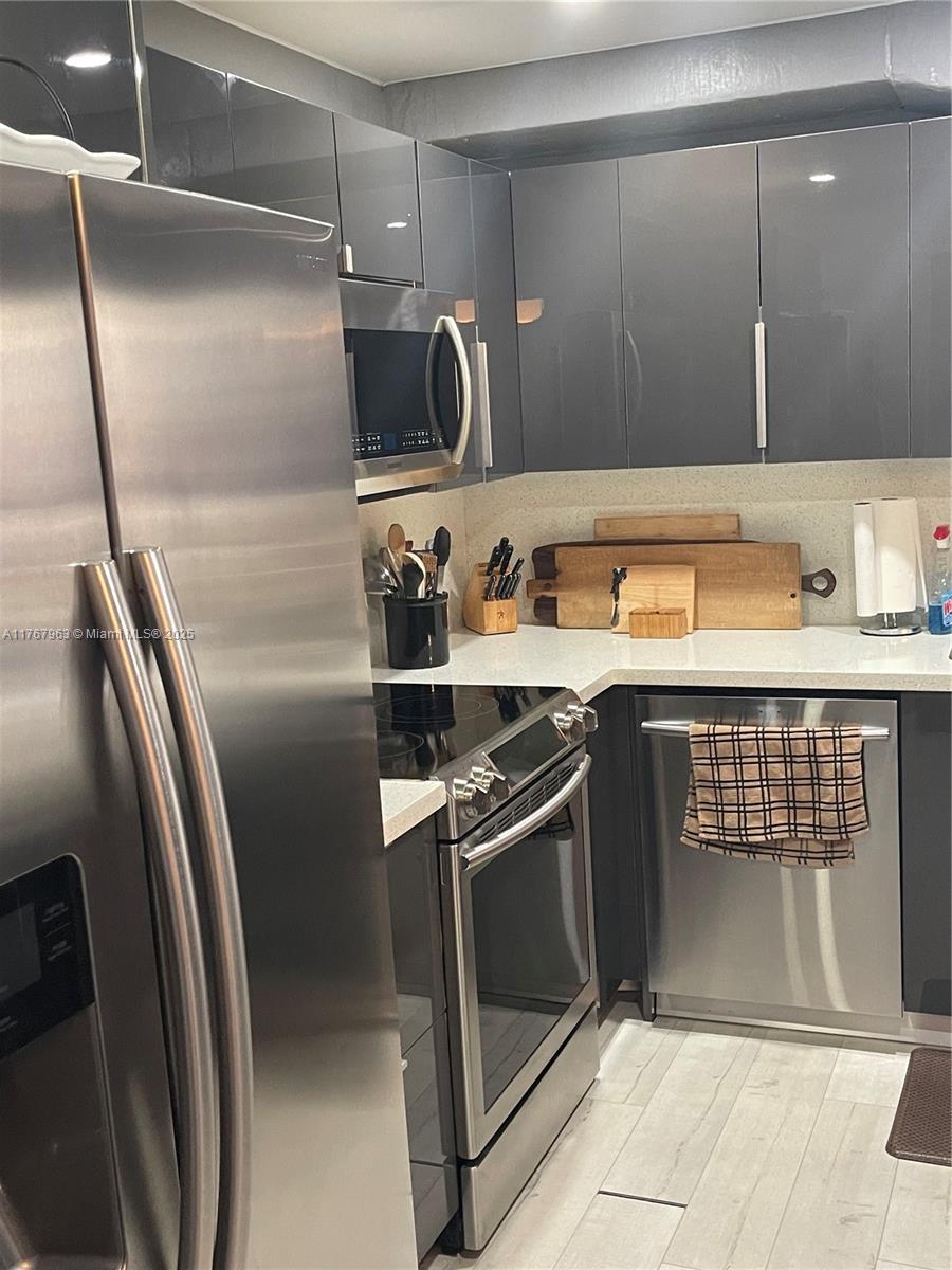 200 Leslie Dr 622 Property Photo 8