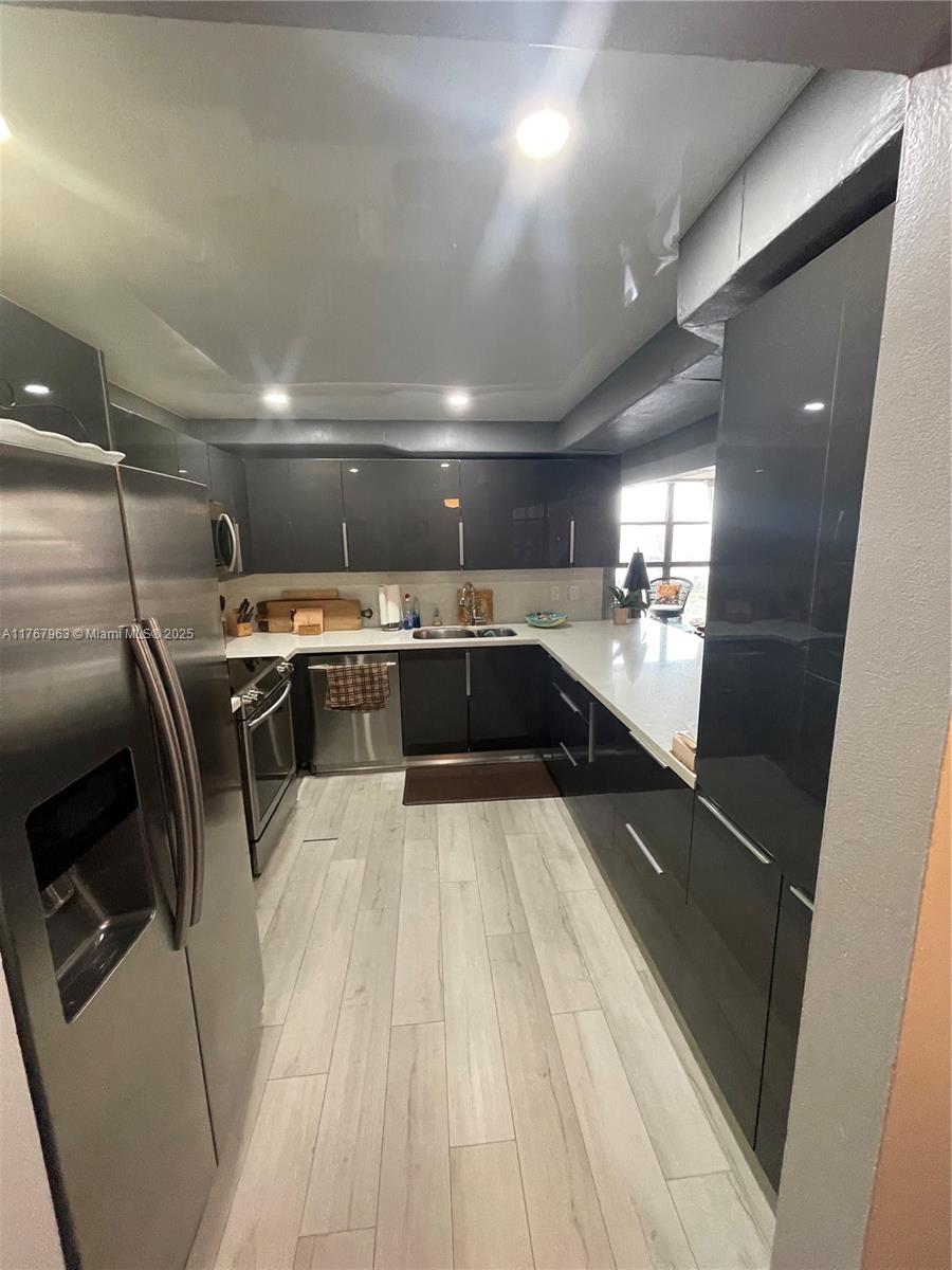 200 Leslie Dr 622 Property Photo 10