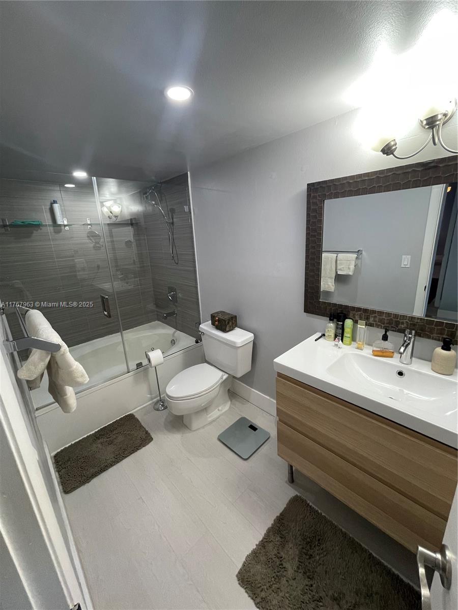 200 Leslie Dr 622 Property Photo 26