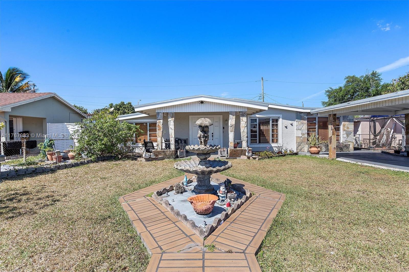 881 Hialeah Dr Property Photo