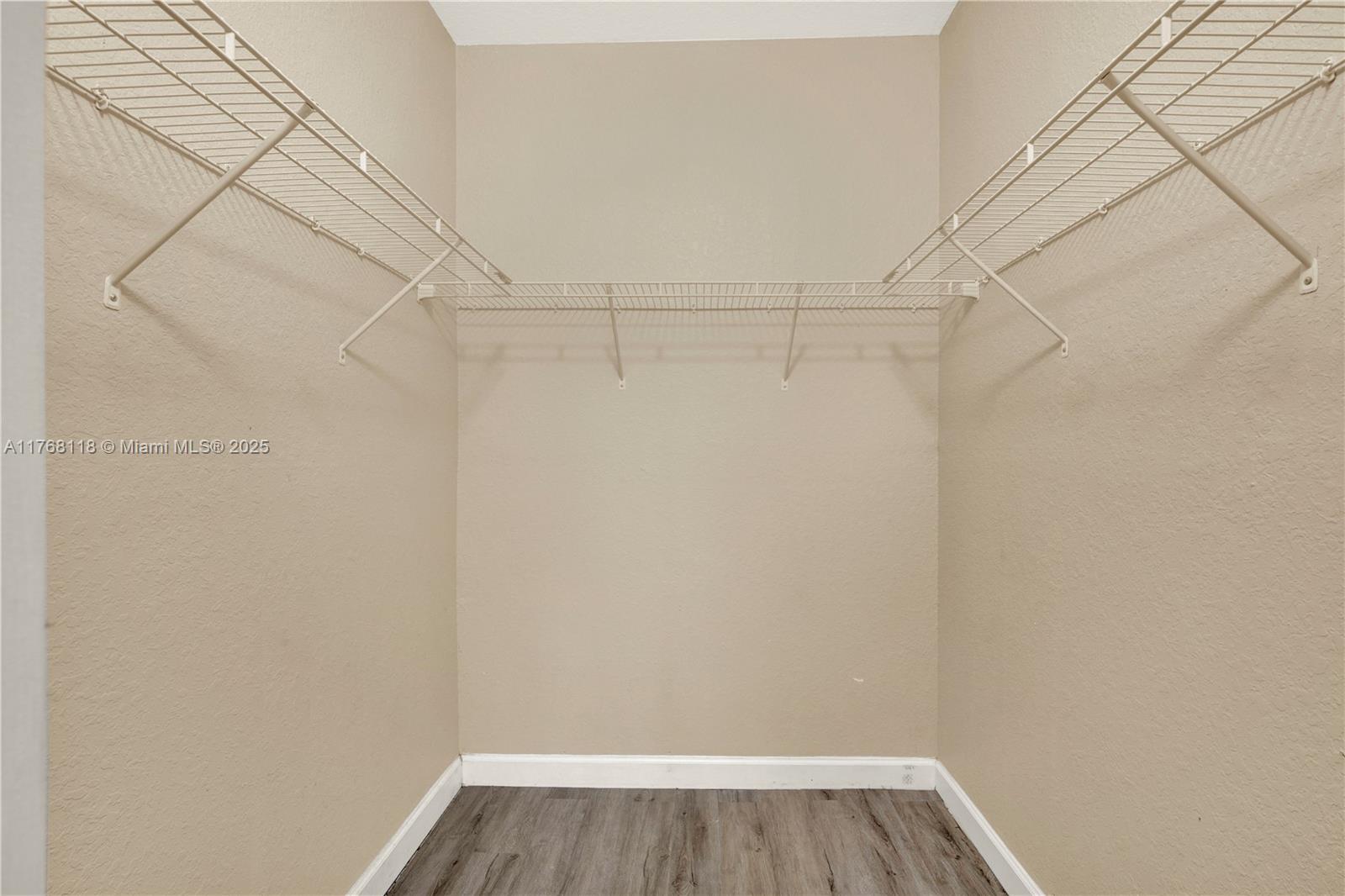 374 Ne 27th Ave 203 Property Photo 14