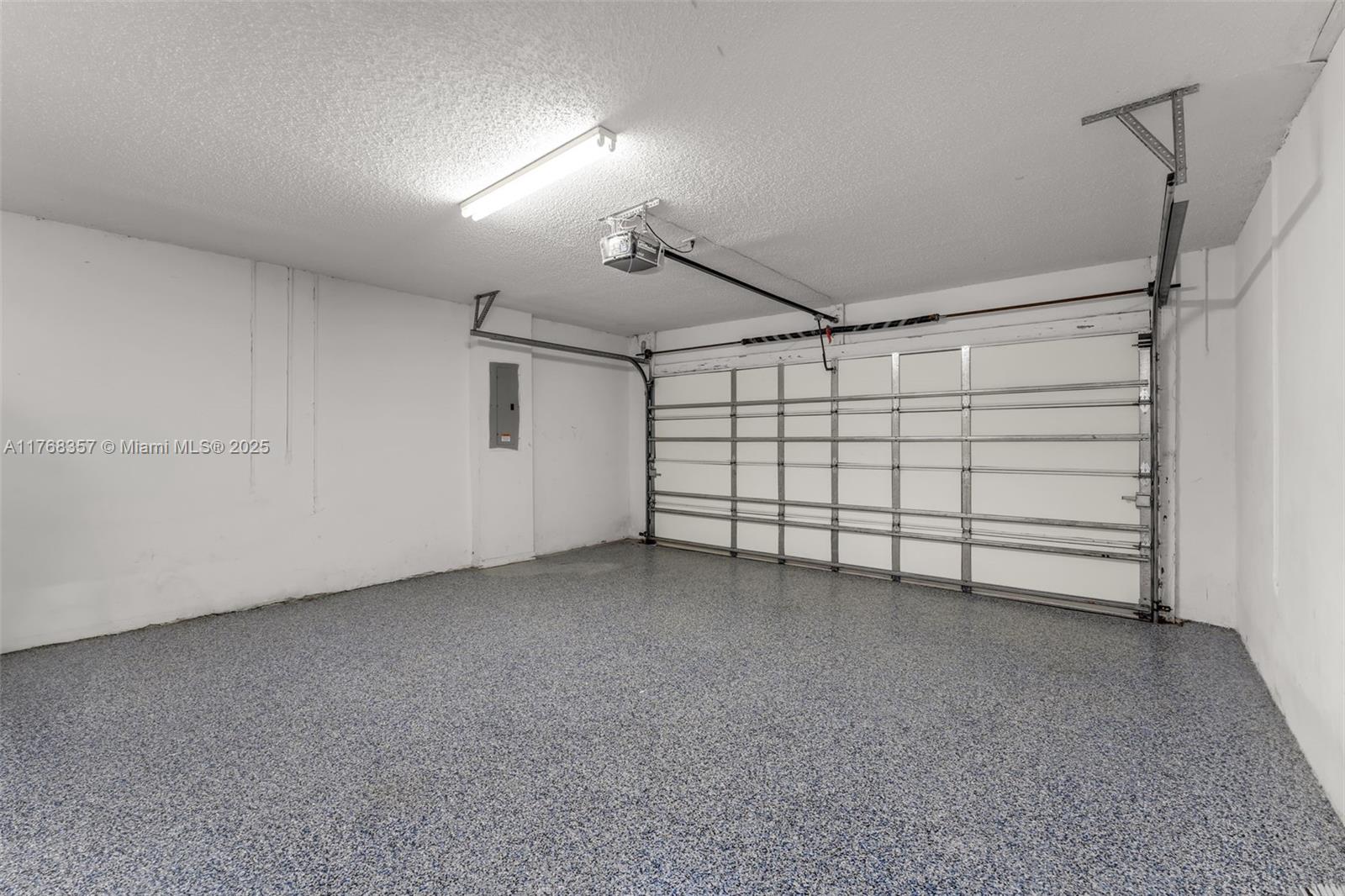 1856 Ne 3rd Ct Property Photo 29
