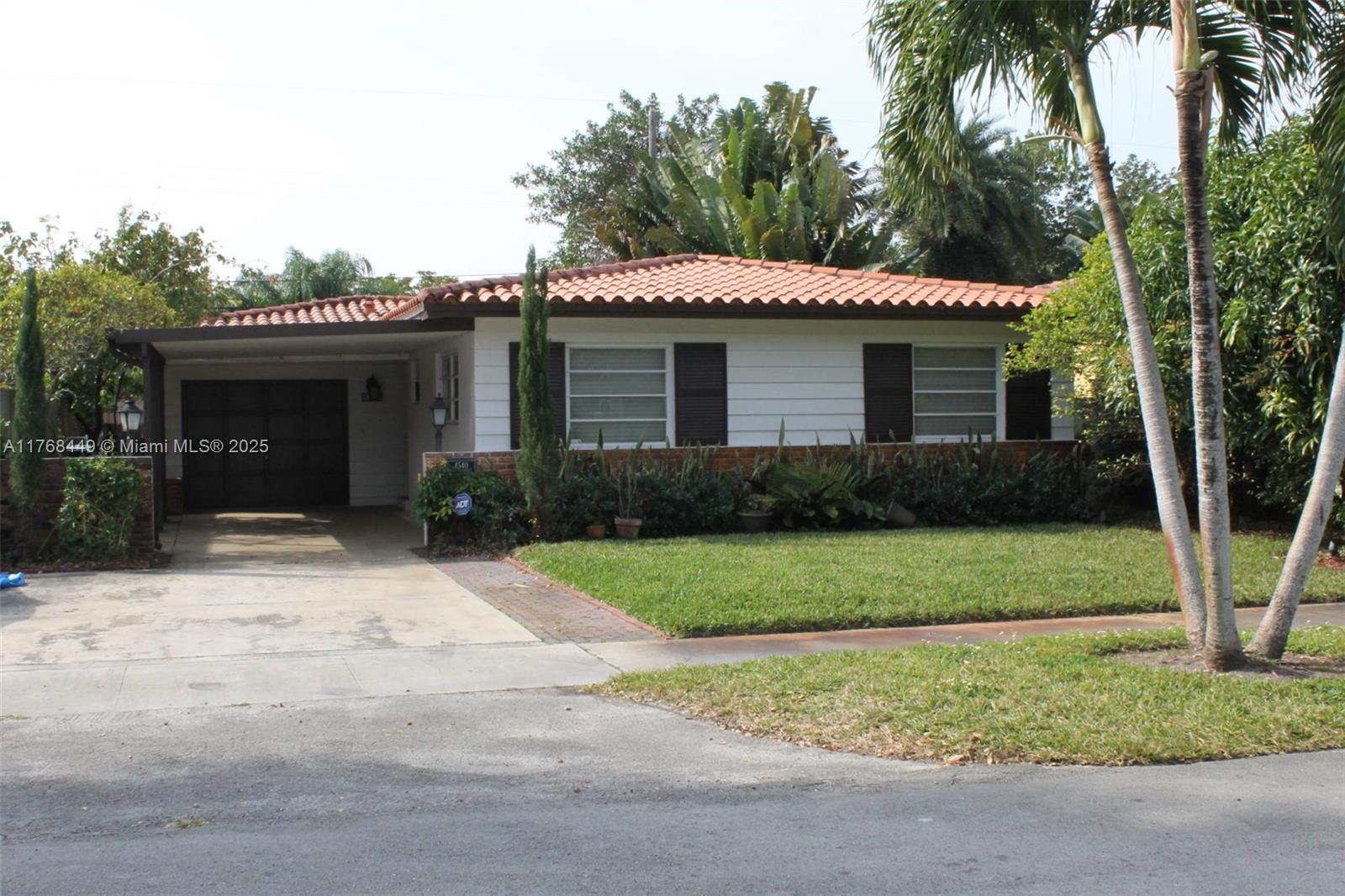 4540 Sw 15th St . Property Photo