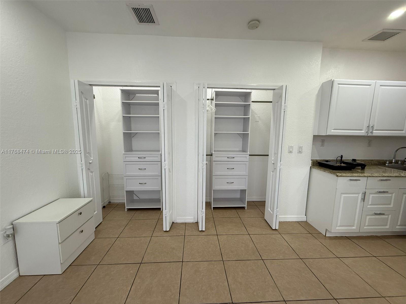 604 Se 12th Ter 1 Property Photo 11