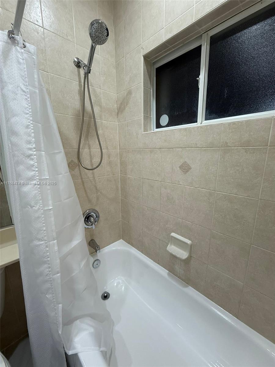 604 Se 12th Ter 1 Property Photo 17