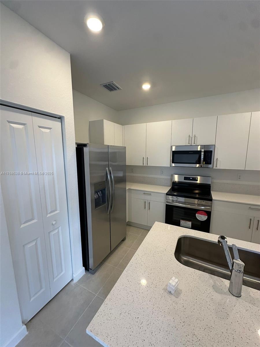 2848 Se 26 Ter 2848 Property Photo 35