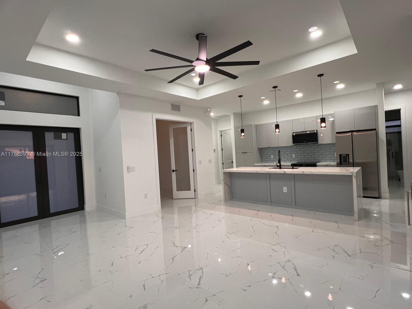 2122 Ne 14th Pl Property Photo 9