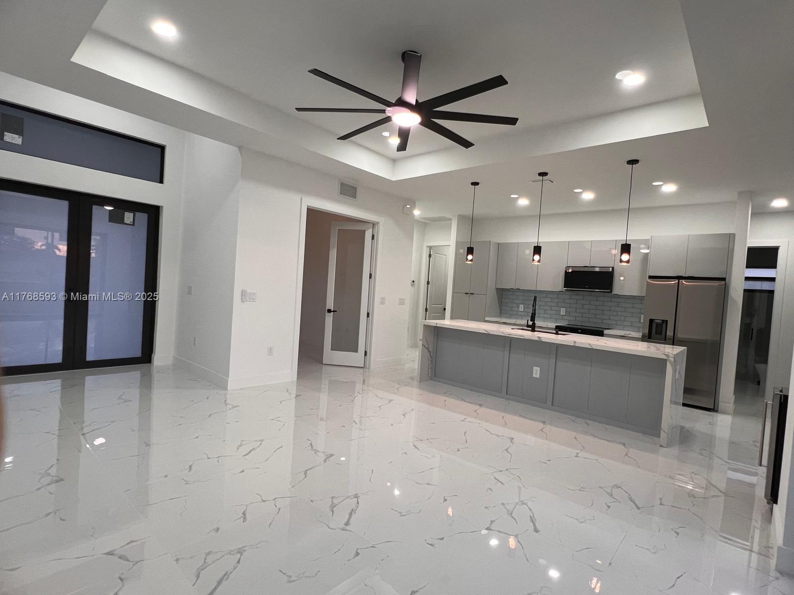 2122 Ne 14th Pl Property Photo 10