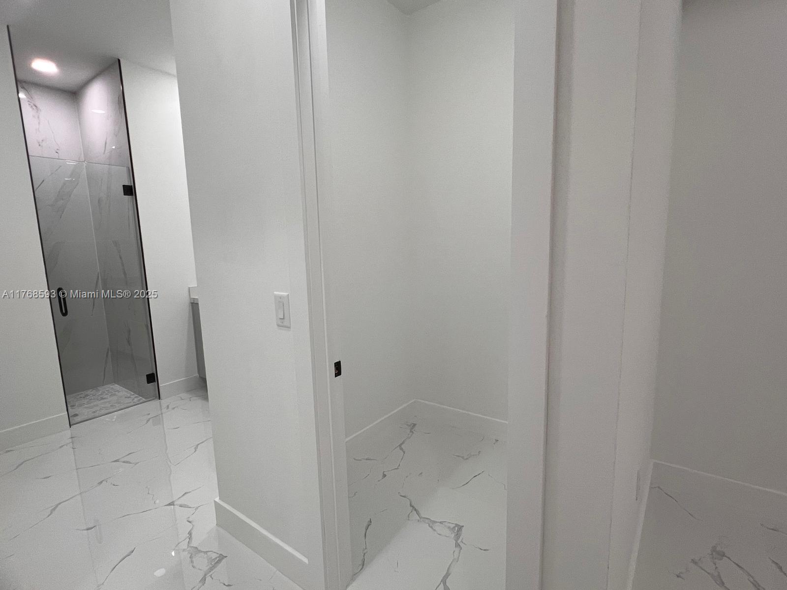 2122 Ne 14th Pl Property Photo 22