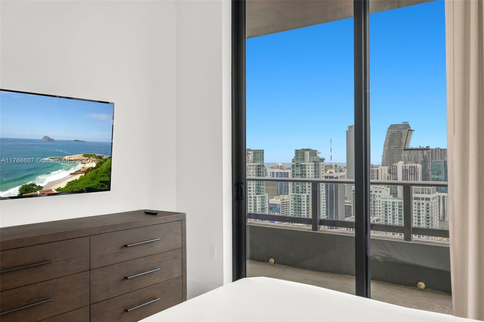 601 Ne 1st Ave Lph 4814 Property Photo 11