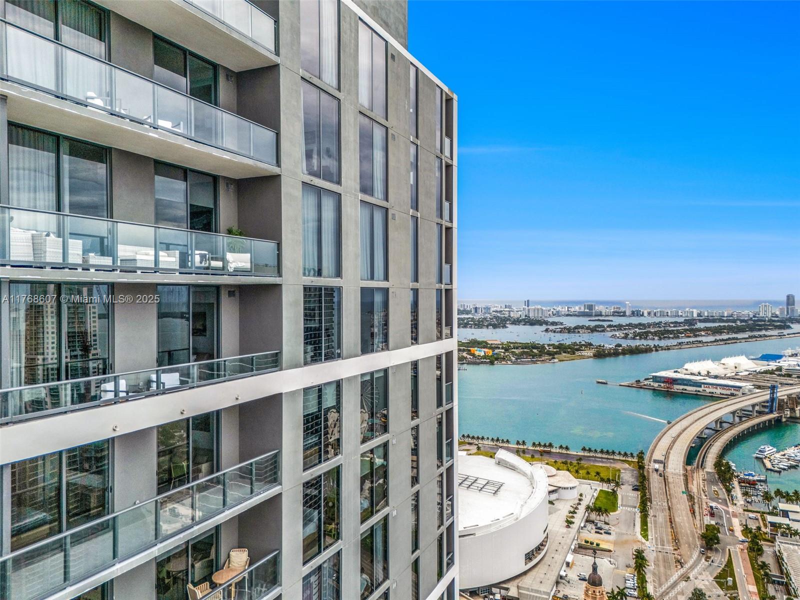 601 Ne 1st Ave Lph 4814 Property Photo 17